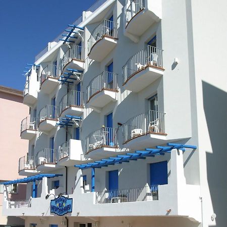 Residence Mediterraneo Римини Екстериор снимка