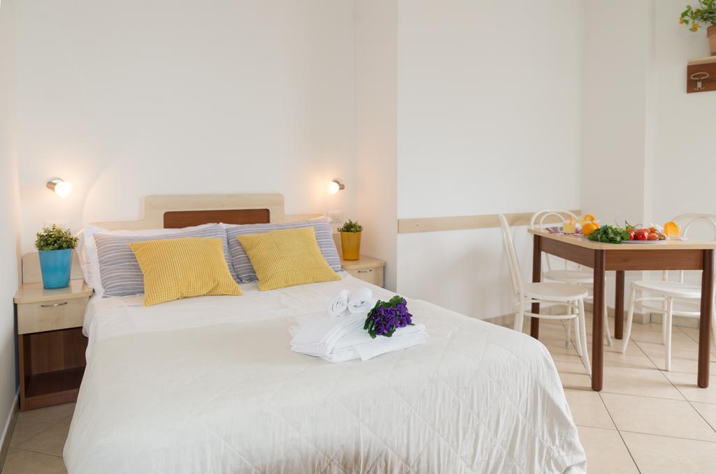 Residence Mediterraneo Римини Екстериор снимка