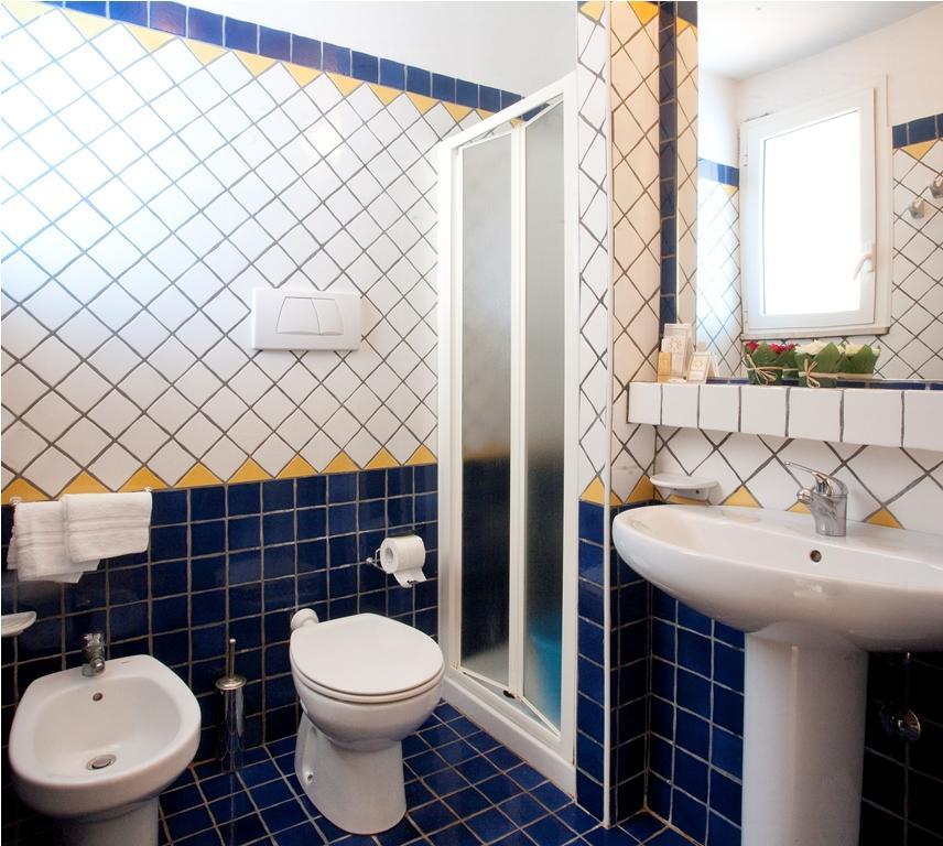 Residence Mediterraneo Римини Екстериор снимка