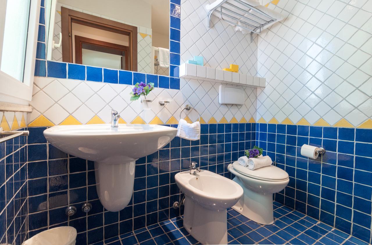 Residence Mediterraneo Римини Екстериор снимка