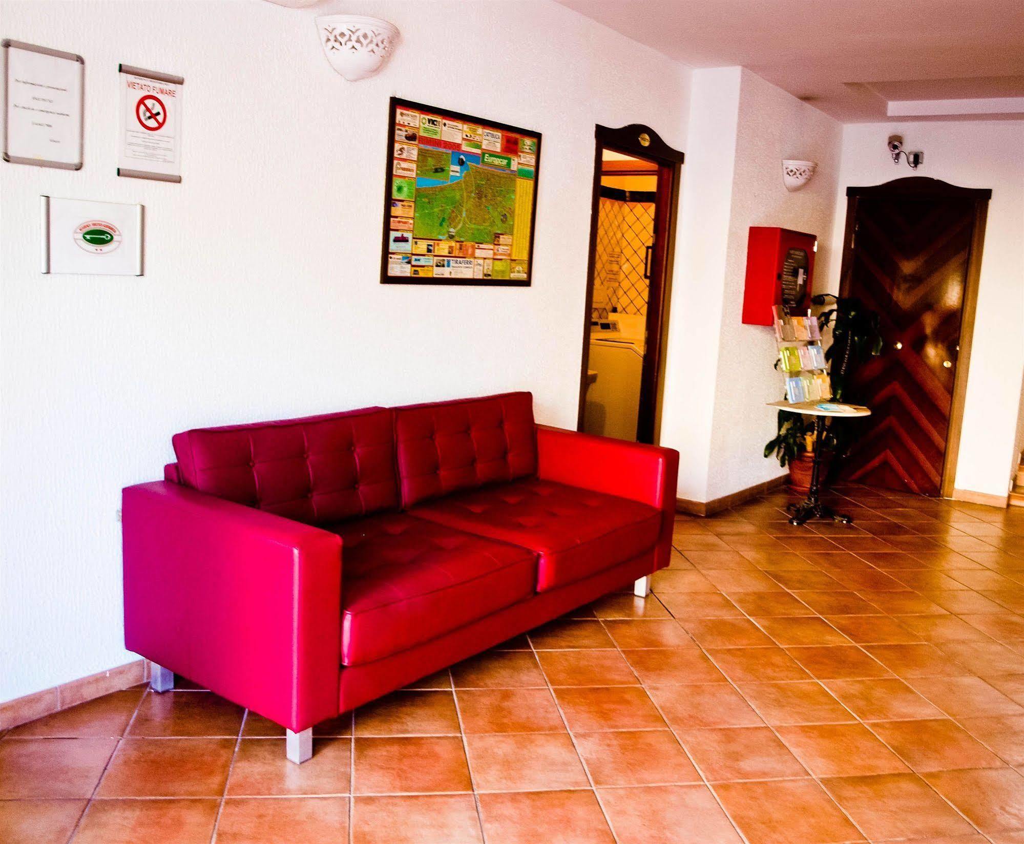 Residence Mediterraneo Римини Екстериор снимка